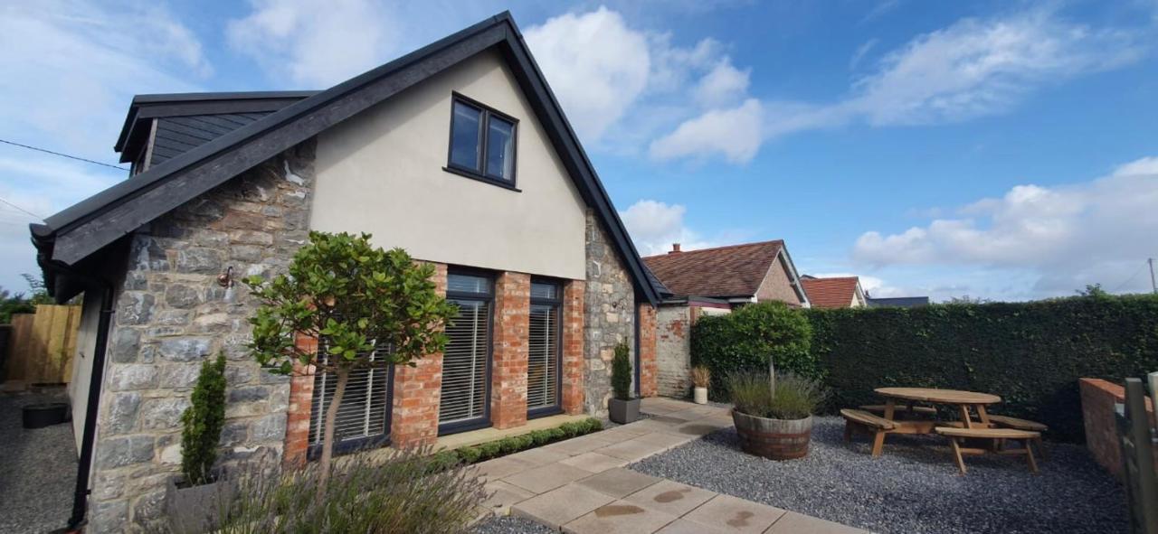 Y Bwythyn Villa Holywell  Eksteriør billede